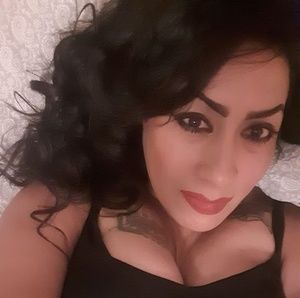 Meet your Posher, Leila